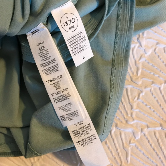 Allbirds Sage Green Quarter-Zip Top NWT - Picture 7 of 11